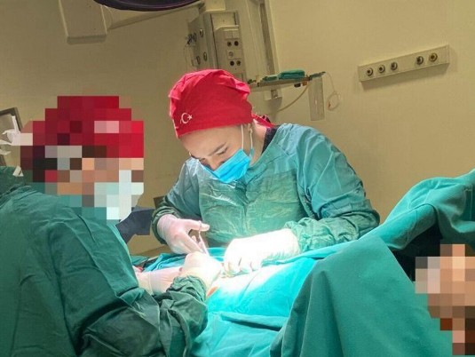 Sahte doktor Ayşe Özkiraz hakkında 16 yıl 9 ay hapis istemi...